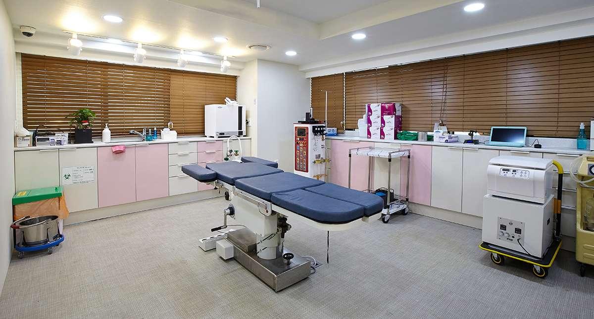 Apgujeong Miracle Clinic3